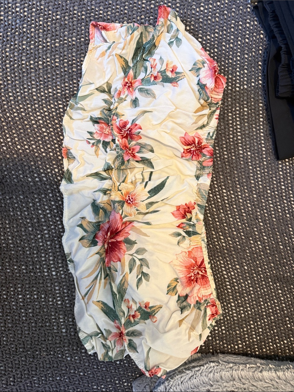 Floral Ruffle Tube Top - Picture 3 of 3